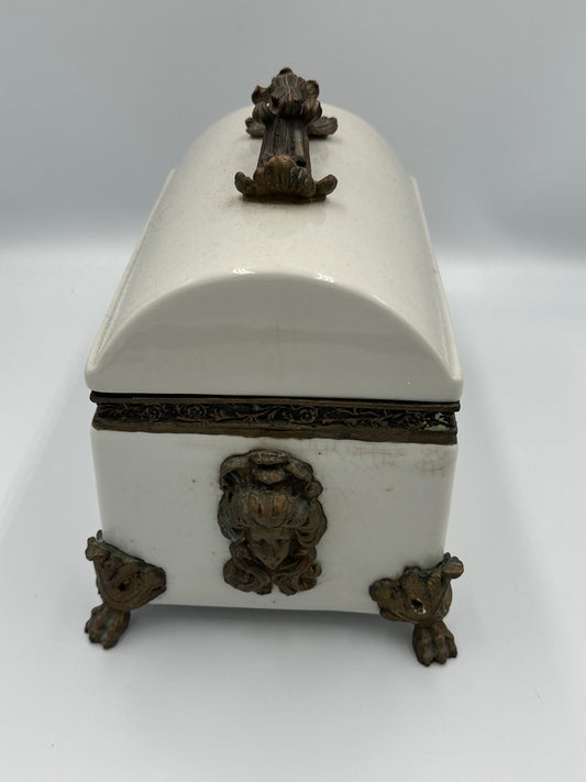 Antique French style porcelain jewelry box