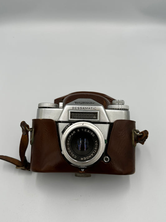 Vintage 1959 Voigtlander Bessamatic 35mm SLR Camera w/ Color-Skopar 50mm Lens and Case